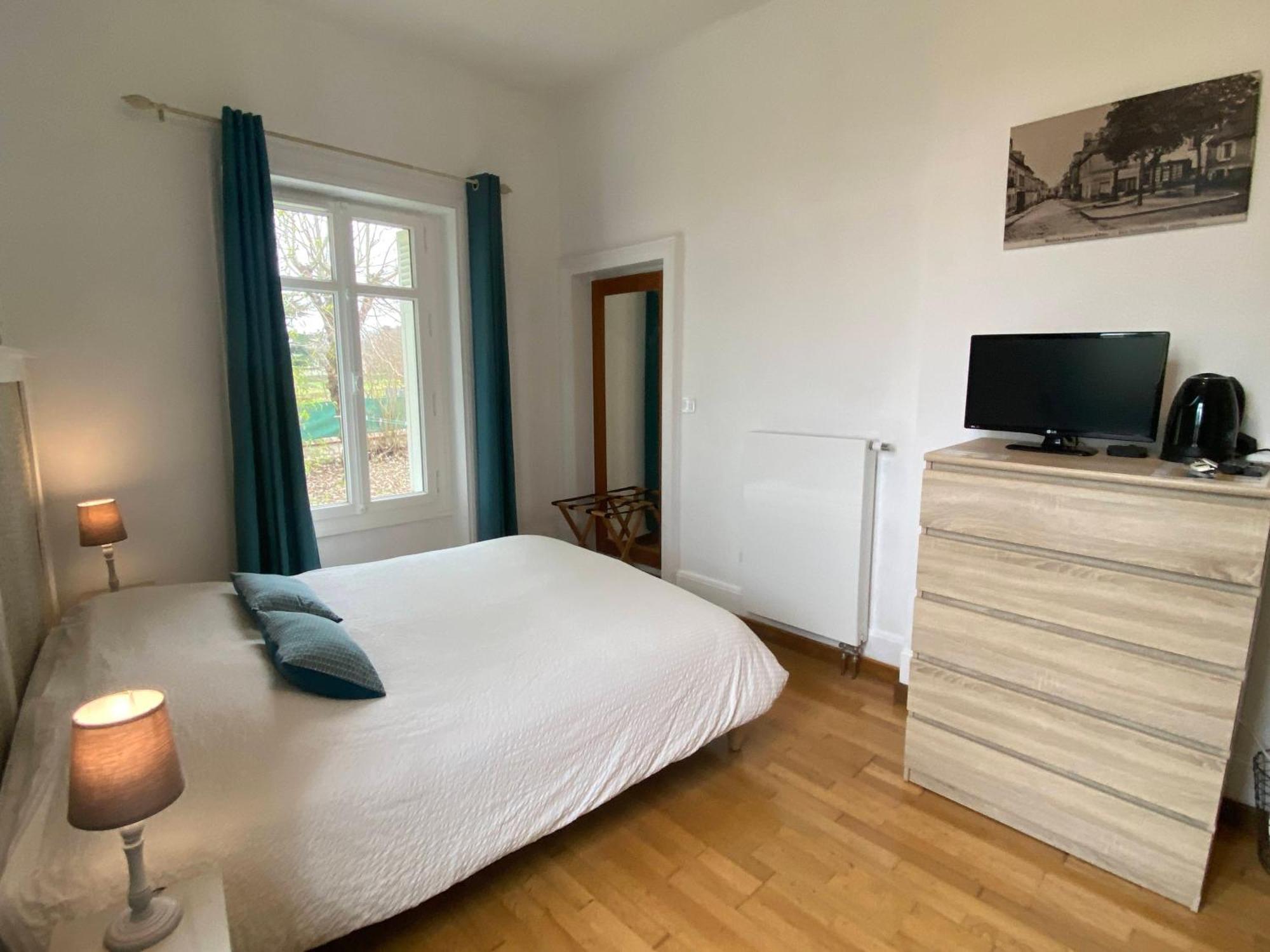 Les Mariniers Chambres D'Hotes -Guest House - Bain Nordique En Option Mareuil-sur-Cher Exterior photo